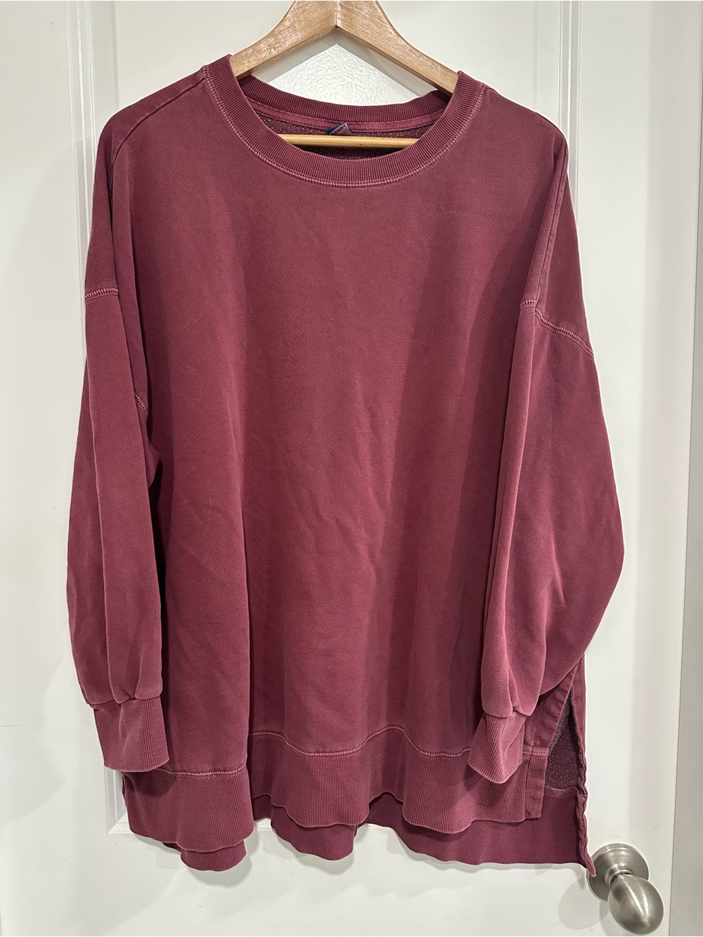 Old Navy Women’s Vintage Wash Crewneck Relaxed Tunic Sweatshirt in Wine Size 2X